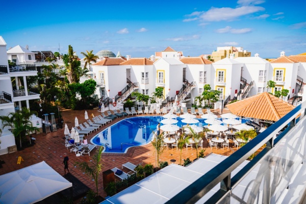 Vacation apartments in Apartamentos Parque del Sol, Costa Adeje, with spacious rooms and all the comforts for a perfect stay in Costa Adeje.
