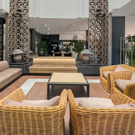 Reception of Parque del Sol Apartments in Costa Adeje, Tenerife South, with personalized attention for a comfortable and exclusive stay.